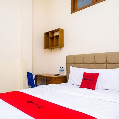 Reddoorz Syariah @ Griya Thamrin Manahan Solo Екстер'єр фото