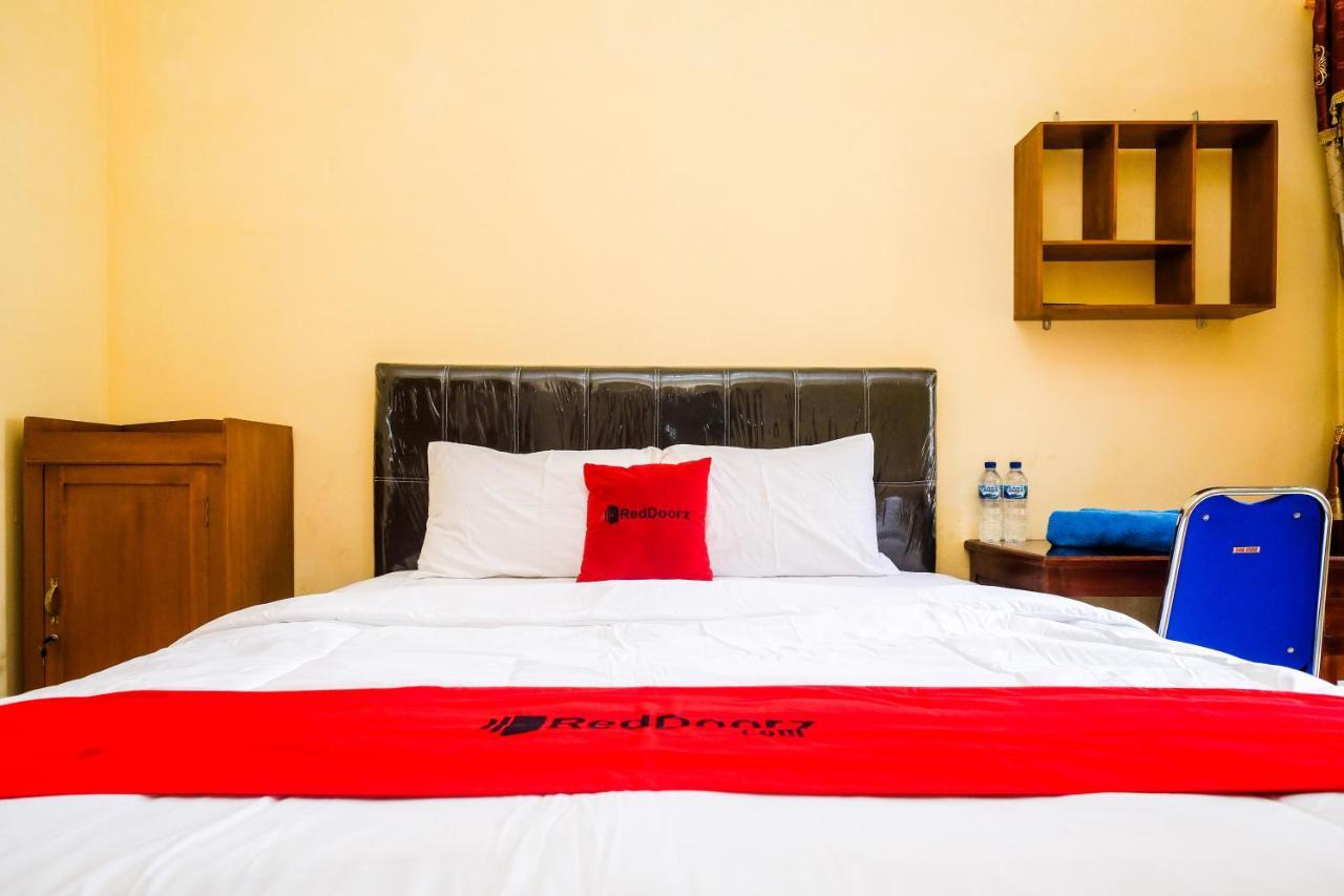 Reddoorz Syariah @ Griya Thamrin Manahan Solo Екстер'єр фото