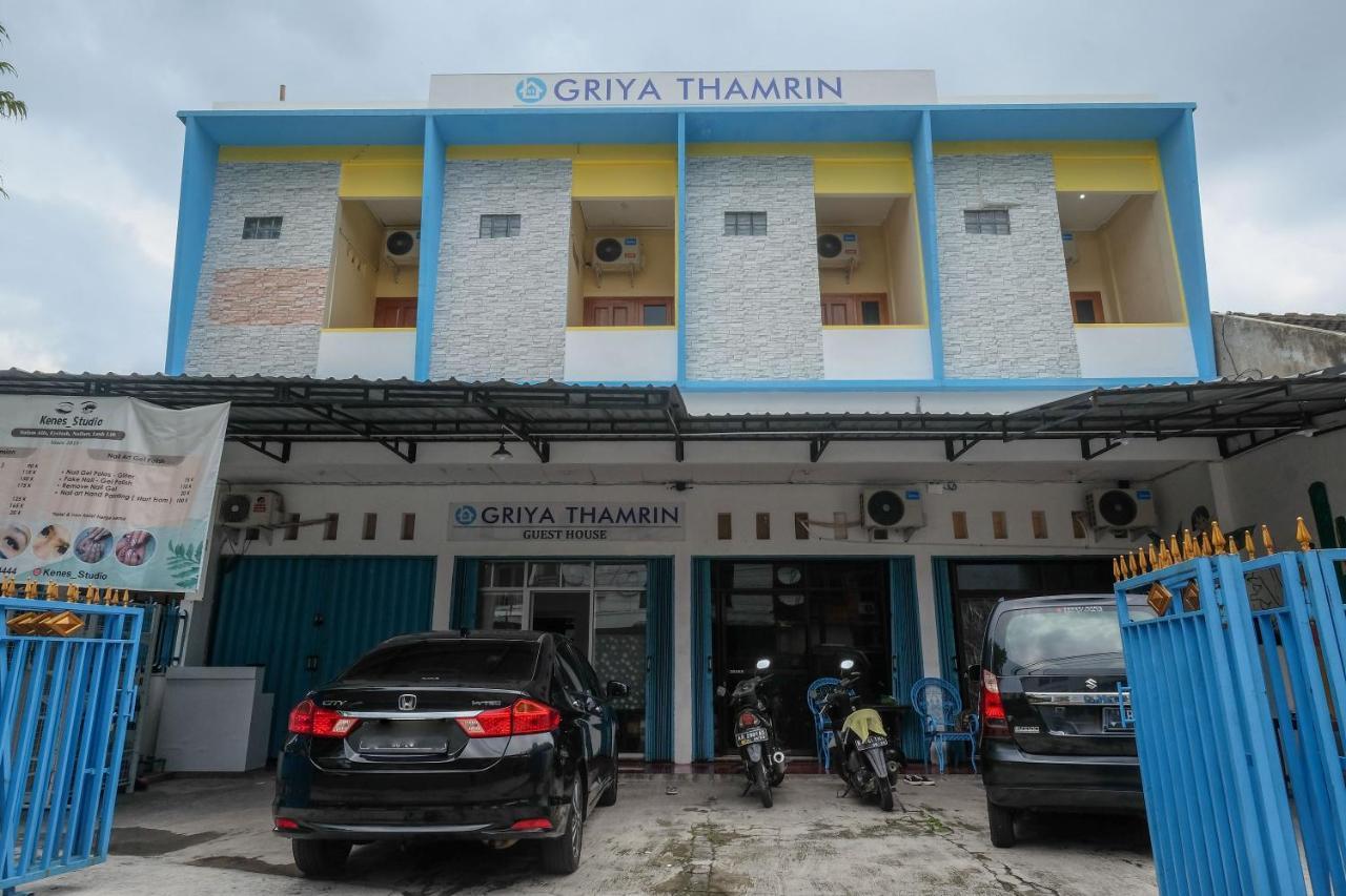 Reddoorz Syariah @ Griya Thamrin Manahan Solo Екстер'єр фото