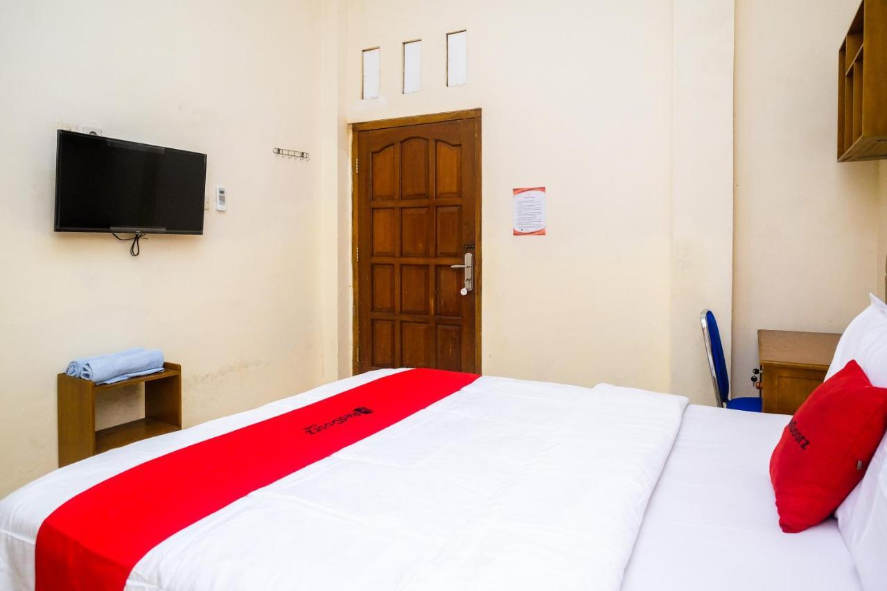 Reddoorz Syariah @ Griya Thamrin Manahan Solo Екстер'єр фото