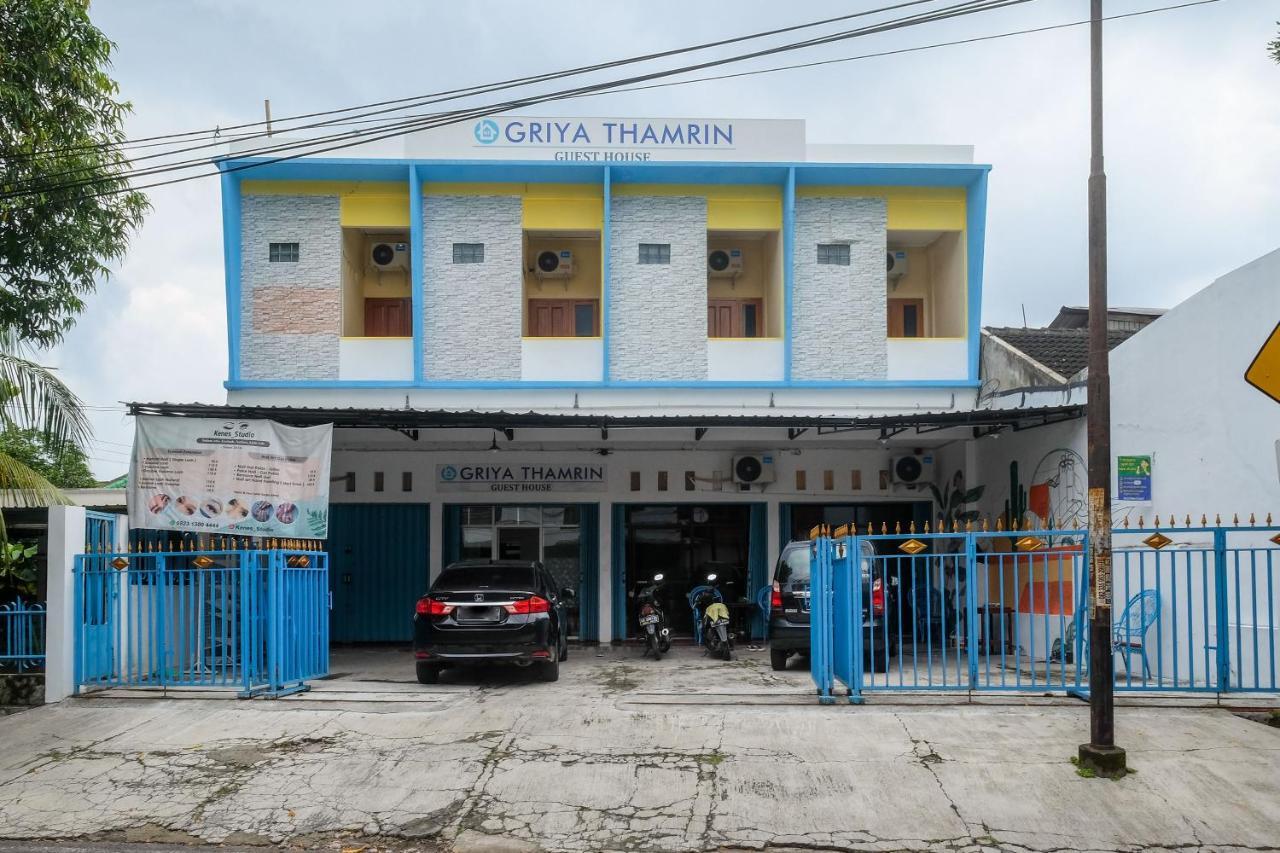 Reddoorz Syariah @ Griya Thamrin Manahan Solo Екстер'єр фото