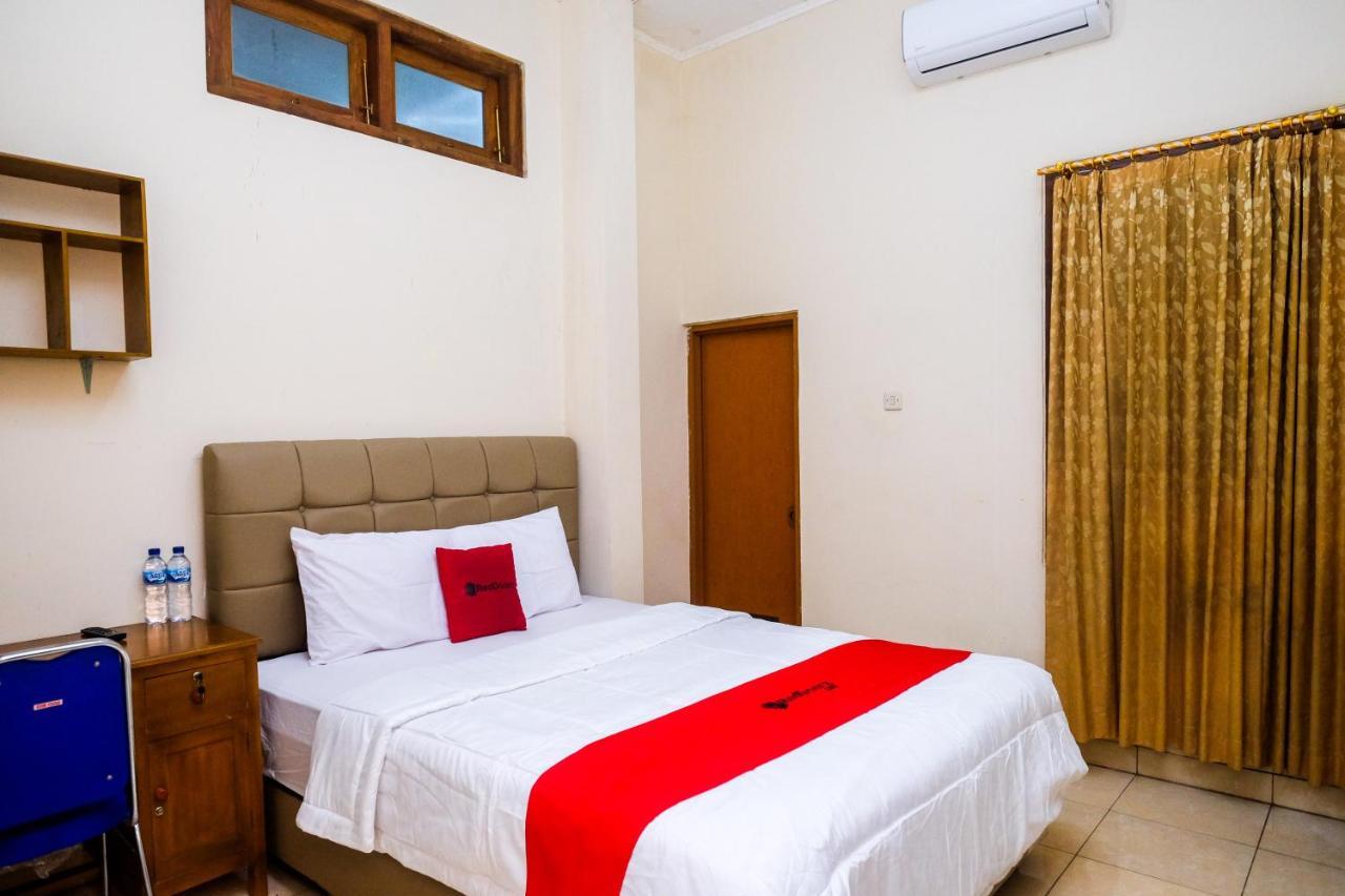 Reddoorz Syariah @ Griya Thamrin Manahan Solo Екстер'єр фото